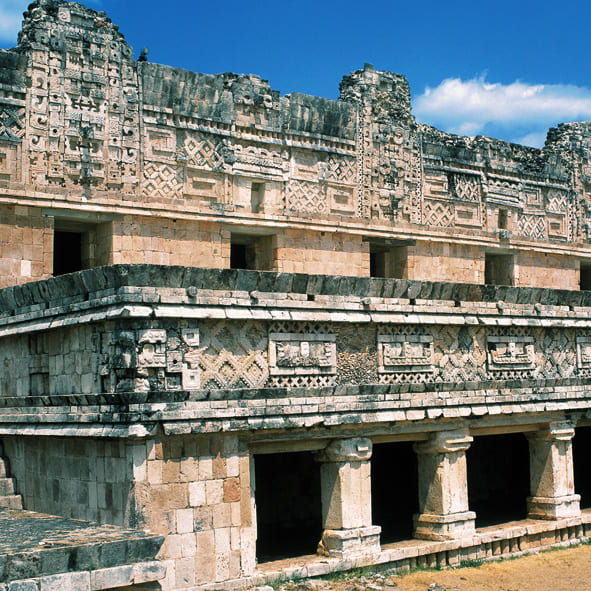 Visitar la zona arqueológica de Uxmal